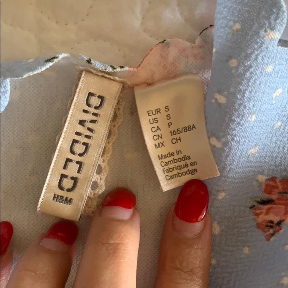 H&M Blouse - Picture 3 of 3